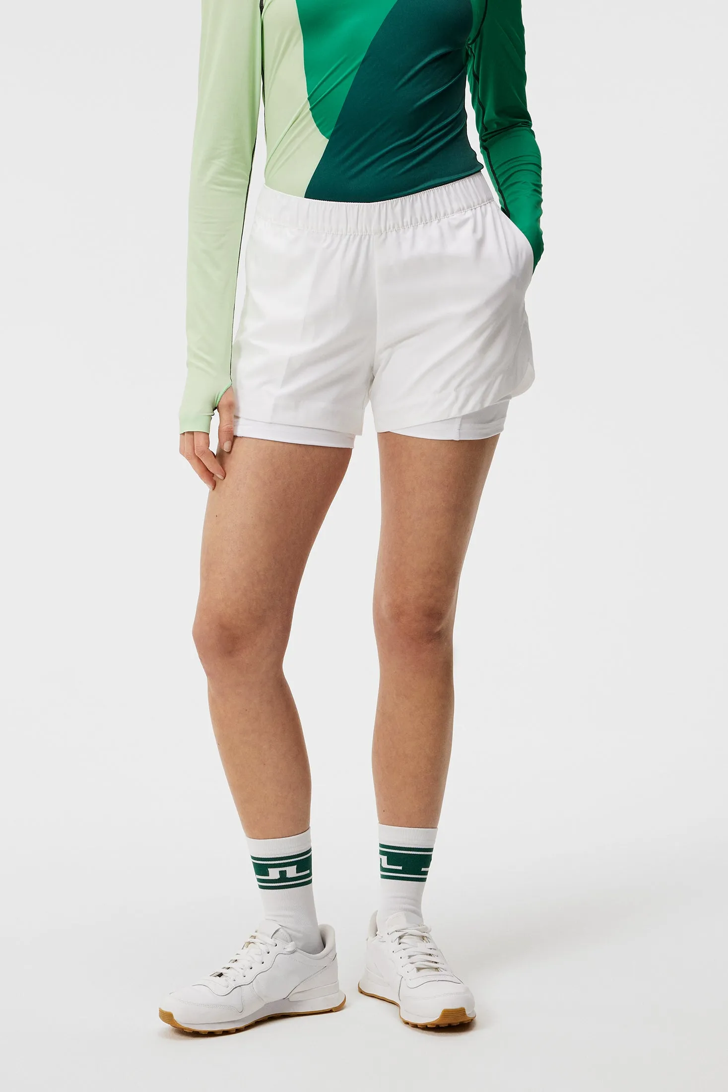 Mila Shorts / White